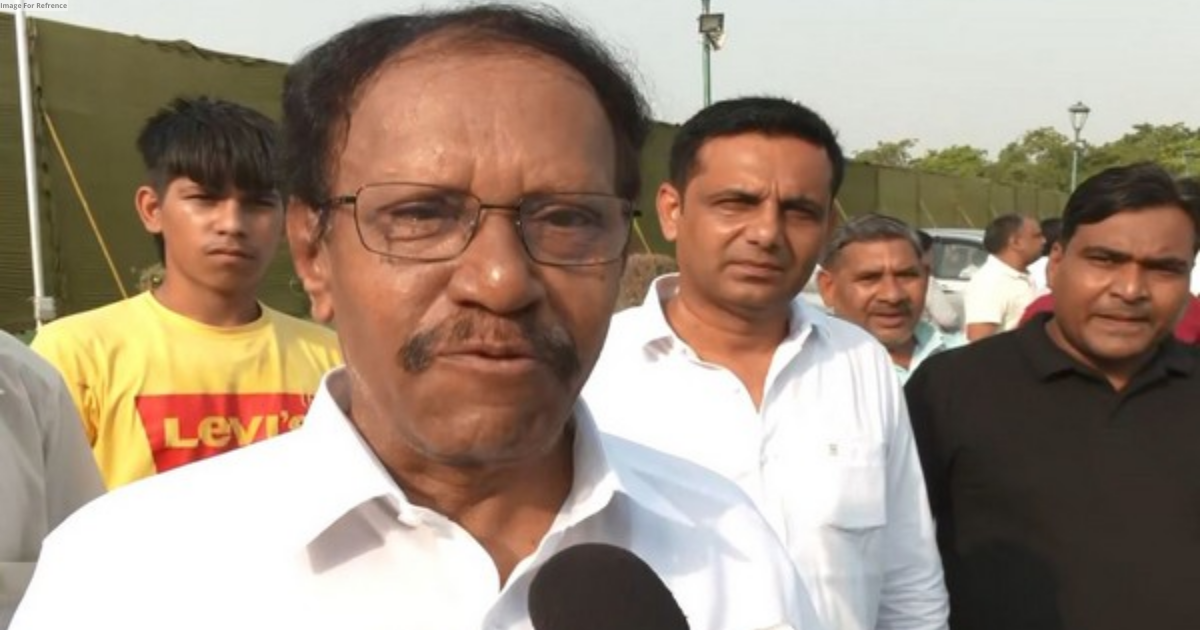 “Whole of India is Modi’s home…”: AIADMK’s Thambidurai hits back at Kharge over tricolor taunt